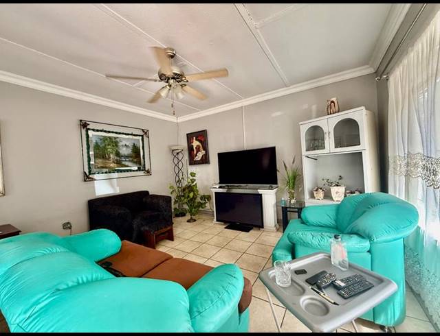3 BEDROOM HOUSE FOR SALE IN VANDERBIJLPARK CW 5